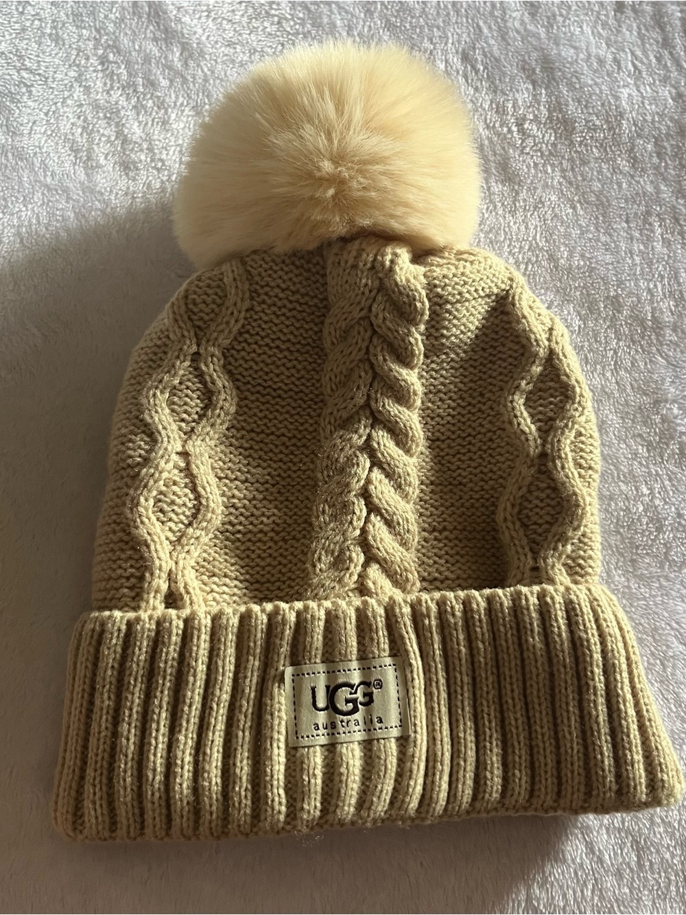 UGG Australia Adult Winter Hat Fur Soft Cozy Lining Winter Pom Beanie Tan